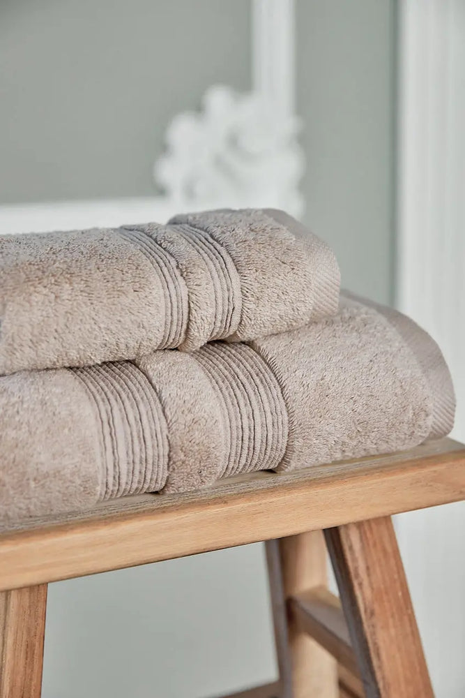 Beige Elegance Cotton Towel Torres Novas