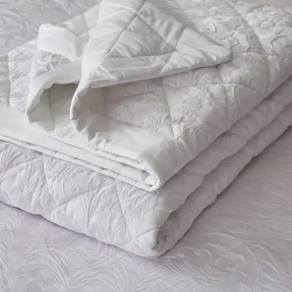 Dorma Winchester White Bedspread Dunelm