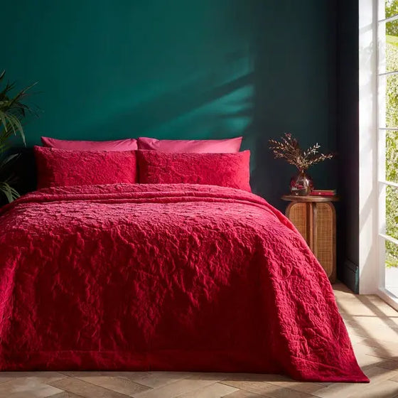 Elisa Floral Magenta Bedspread Dunelm