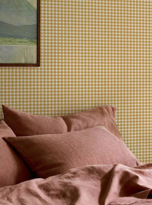  Honey Gingham Wallpaper Piglet