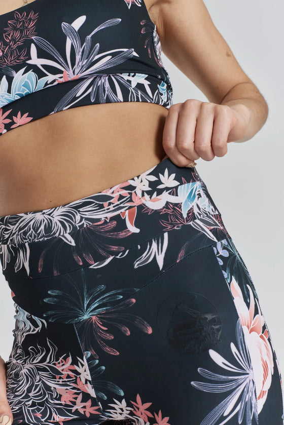 Kiku Recycled Performance Cropped Top - Floral Print Peachaus