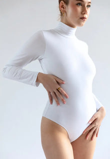  Organic Cotton Turtleneck Bodysuit, White Pantee