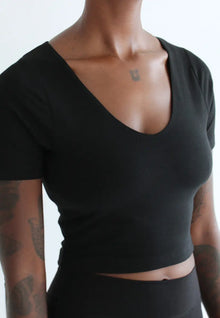  Organic Cotton V-Neck Cropped T-Shirt, Black Pantee