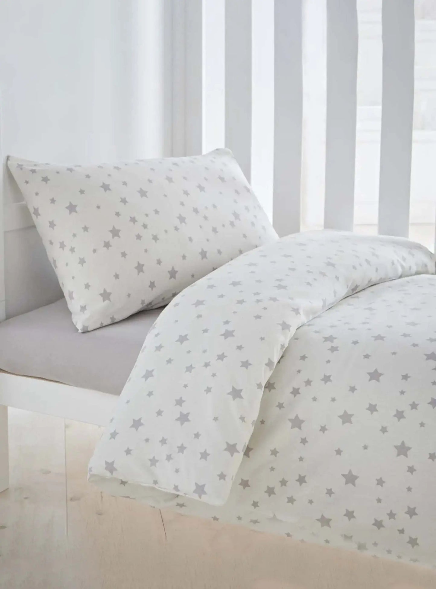 Silentnight Safe Nights Duvet Set - Grey Star Silentnight