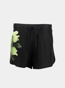  Silk Dreamscape Shorts Black Flower NOKAYA