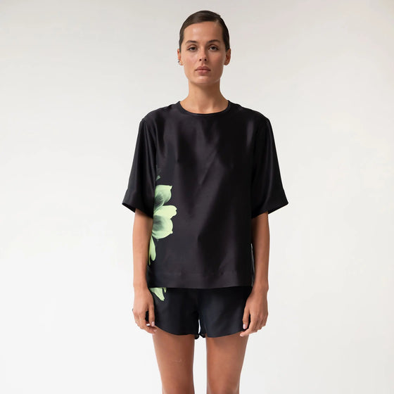 Silk Dreamscape T-Shirt Black Flowers NOKAYA