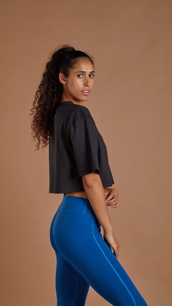 Women's Essential Crop Top - Black numbatsport