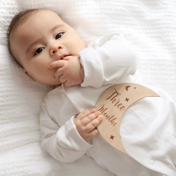 Wooden Month-by-Month Baby Milestone Set Bellamoon