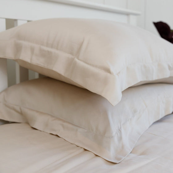 Fitted Sheet in White (Eucalyptus Silk)