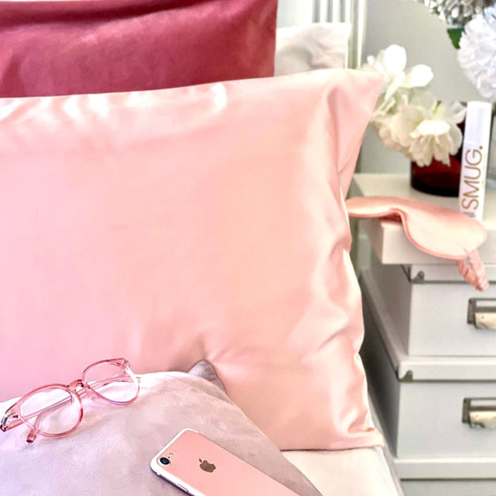 Two Satin Pillowcases - Pink SMUG